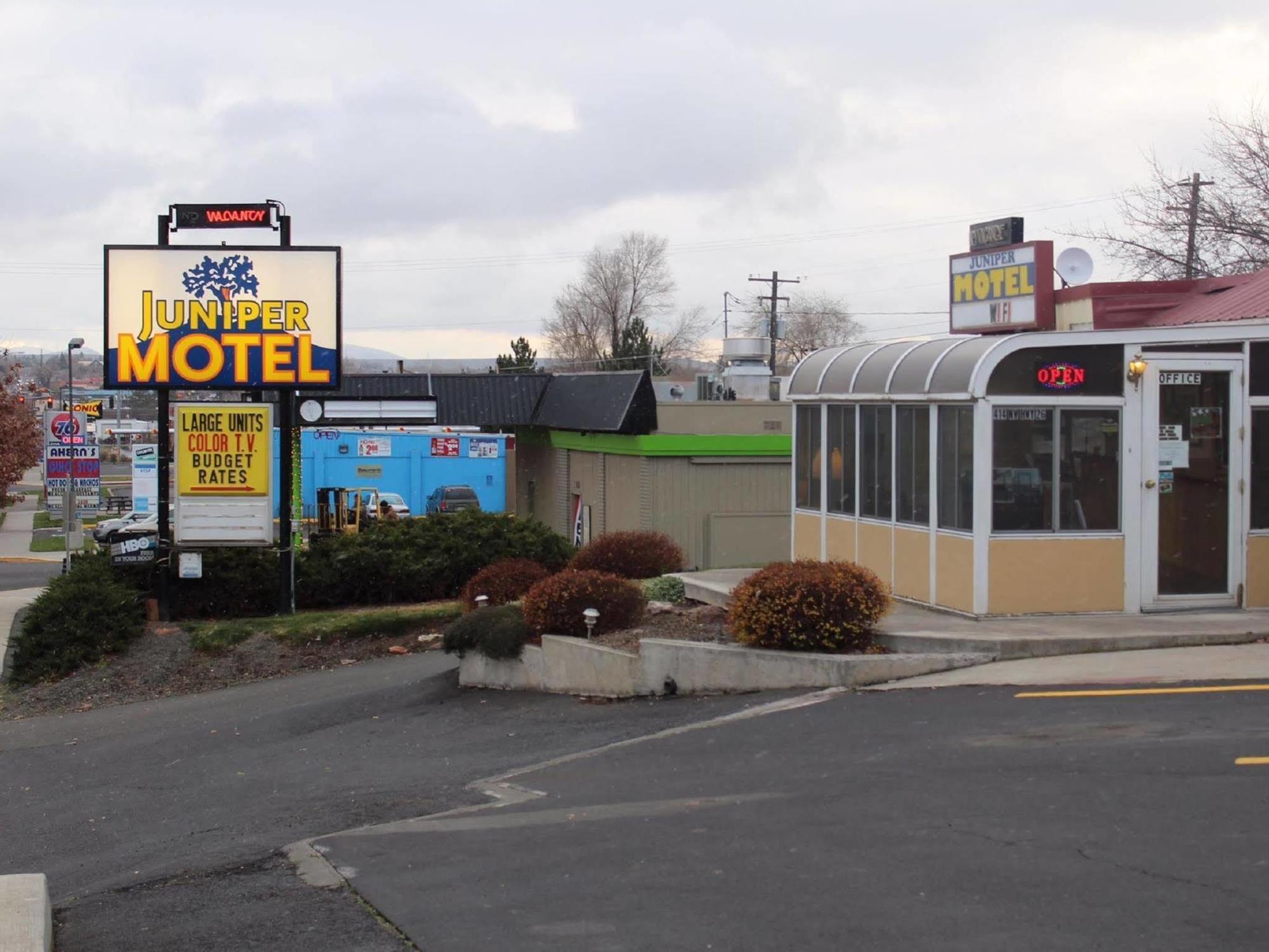 Juniper Motel Madras Exterior photo